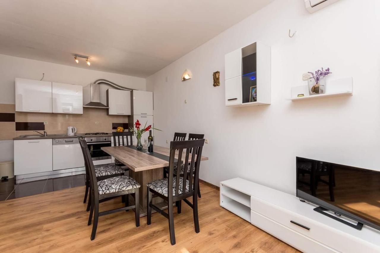 Agape Apartments บีโอกราดนาโมรู ภายนอก รูปภาพ