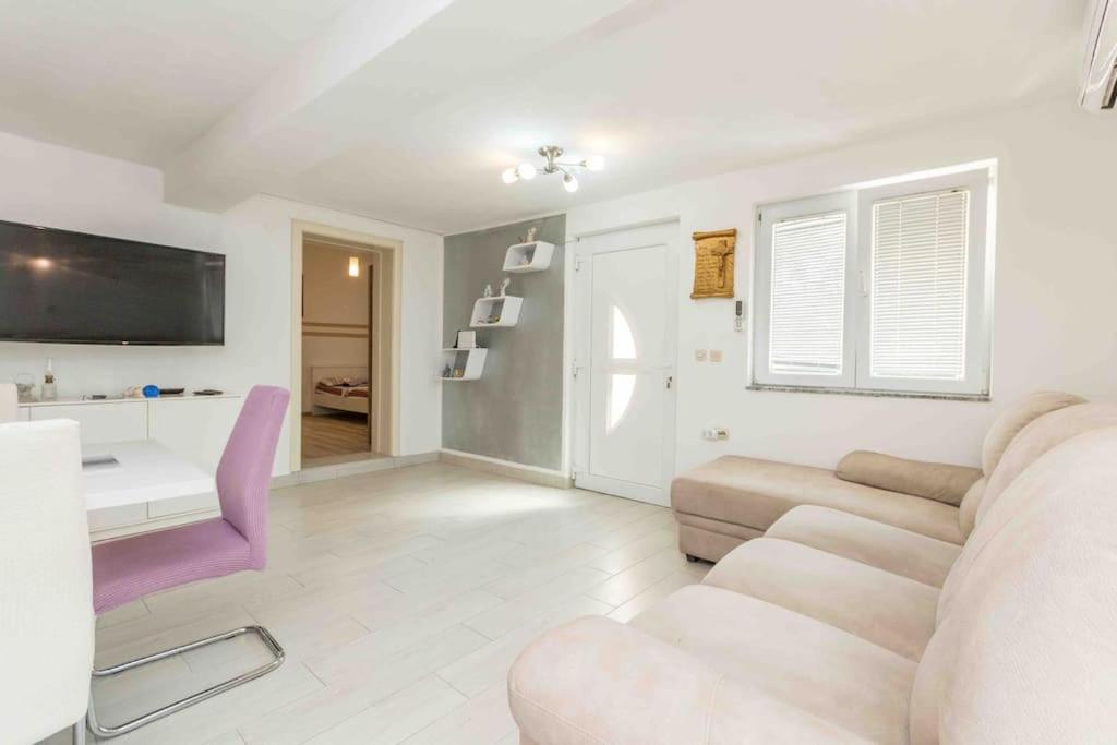 Agape Apartments บีโอกราดนาโมรู ภายนอก รูปภาพ