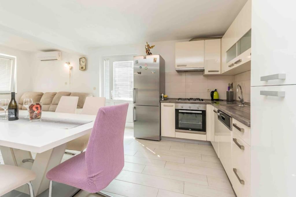 Agape Apartments บีโอกราดนาโมรู ภายนอก รูปภาพ